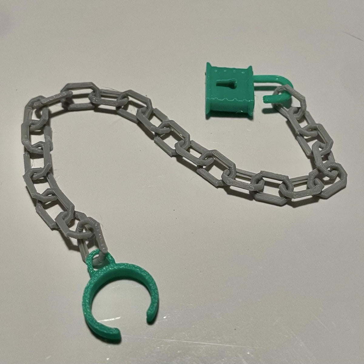 Reproduction Dragon Blaster Padlock & Chain Cuffs for Masters of the Universe, view 3