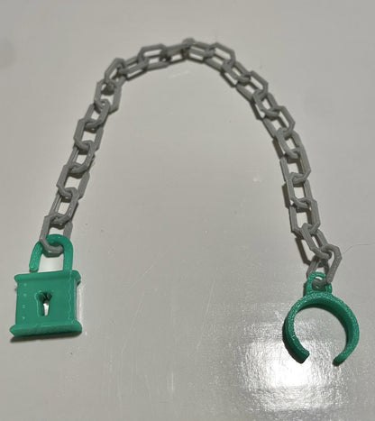 Reproduction Dragon Blaster Padlock & Chain Cuffs for Masters of the Universe, view 2