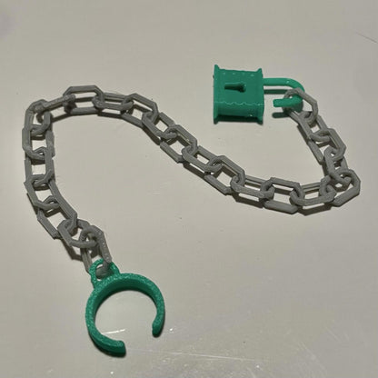 Reproduction Dragon Blaster Padlock & Chain Cuffs for Masters of the Universe, view 3
